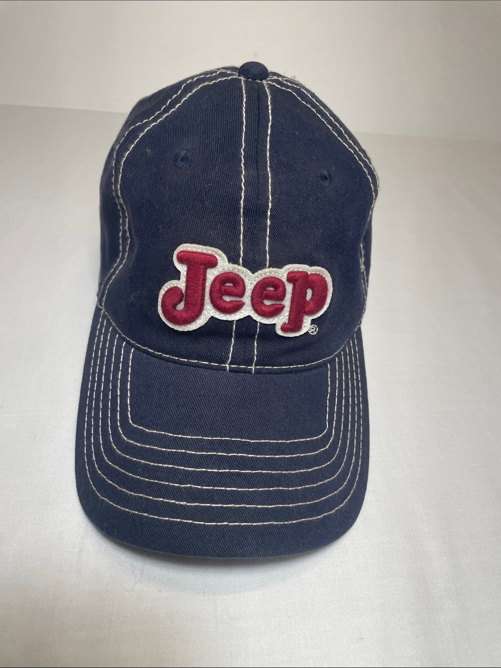 Jeep baseball cap dark blue white contrast stitching felt embroidered logo patch
